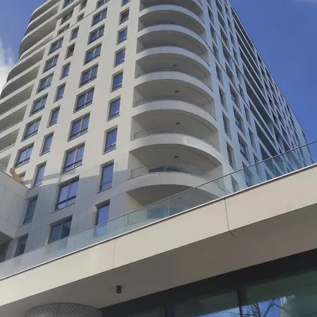 Aperto Centrum 7 Pietro